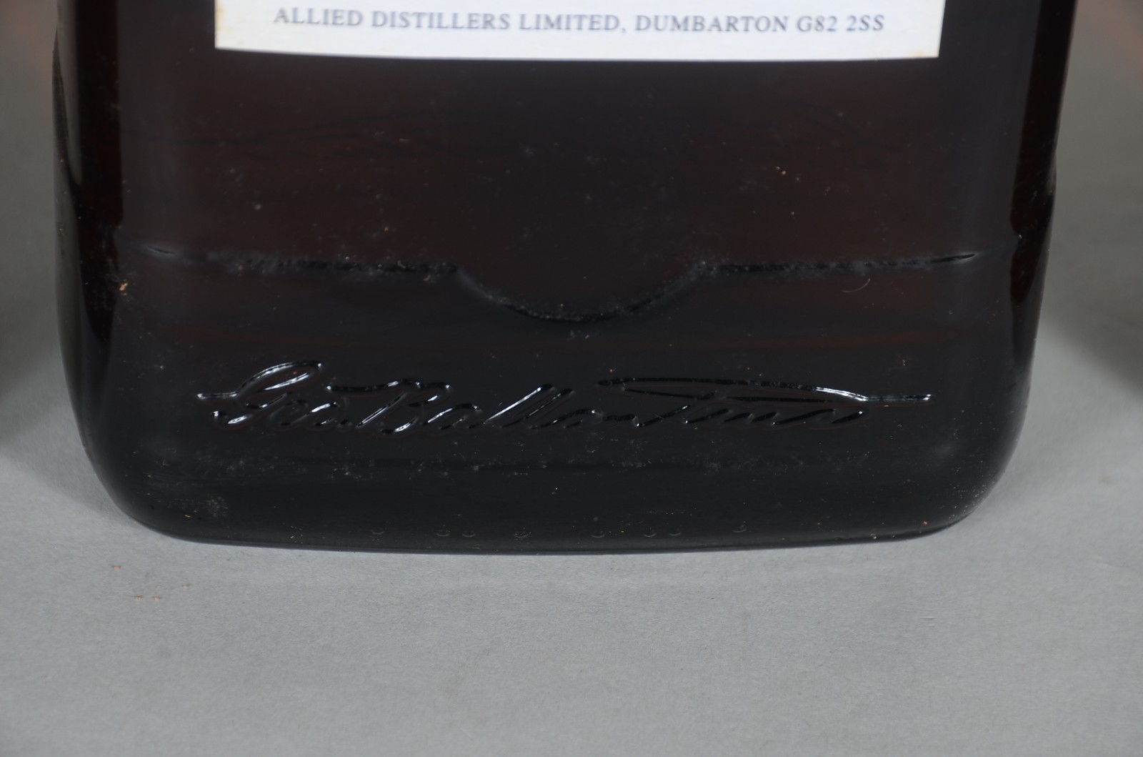 Três garrafas de Whisky Ballantines. - foto 8 de 8