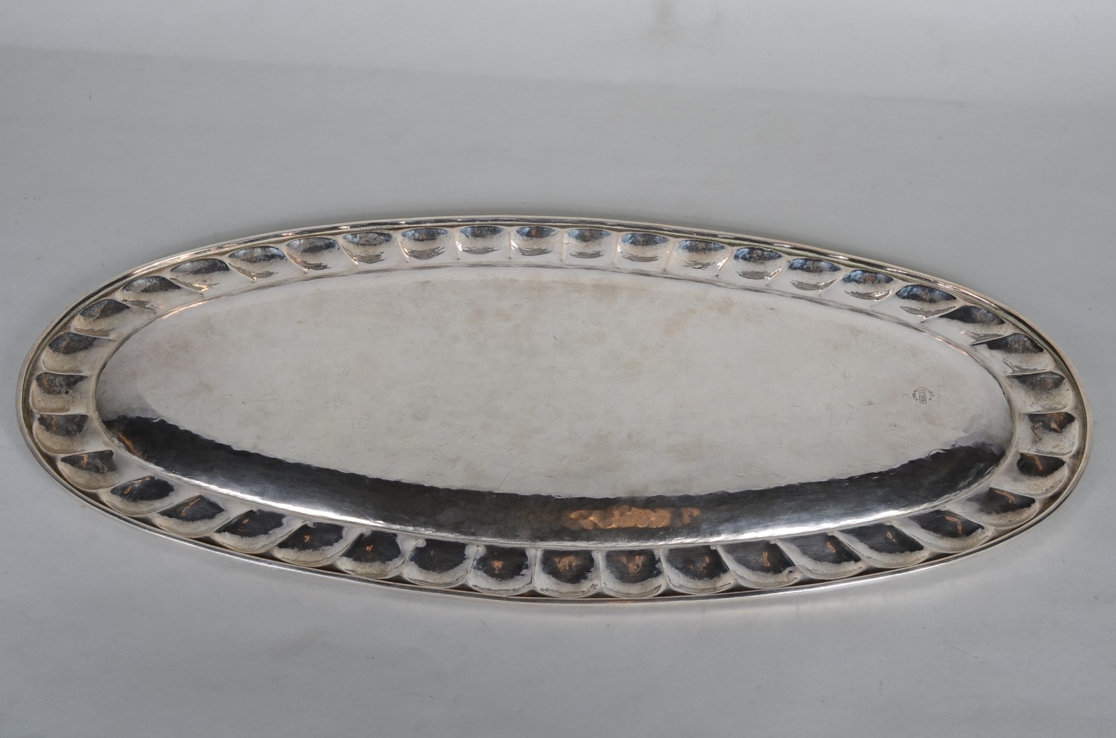 Travessa oval de prata Sterling. Peso da prata: 1800 g. (Por motivos... - foto 8 de 8