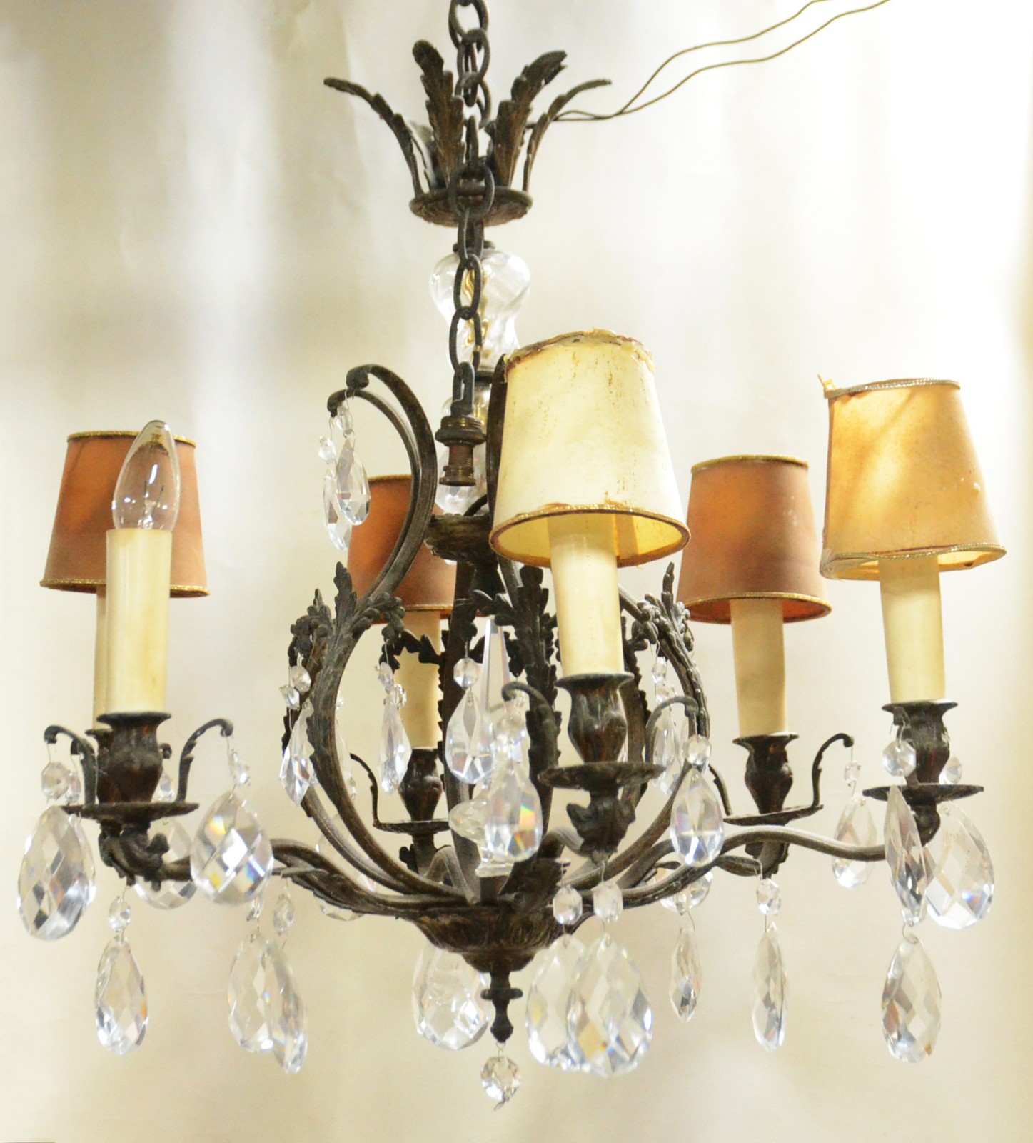 Lustre de metal para 6 luzes com pingentes de cristal lapidado e... - foto 1 de 7