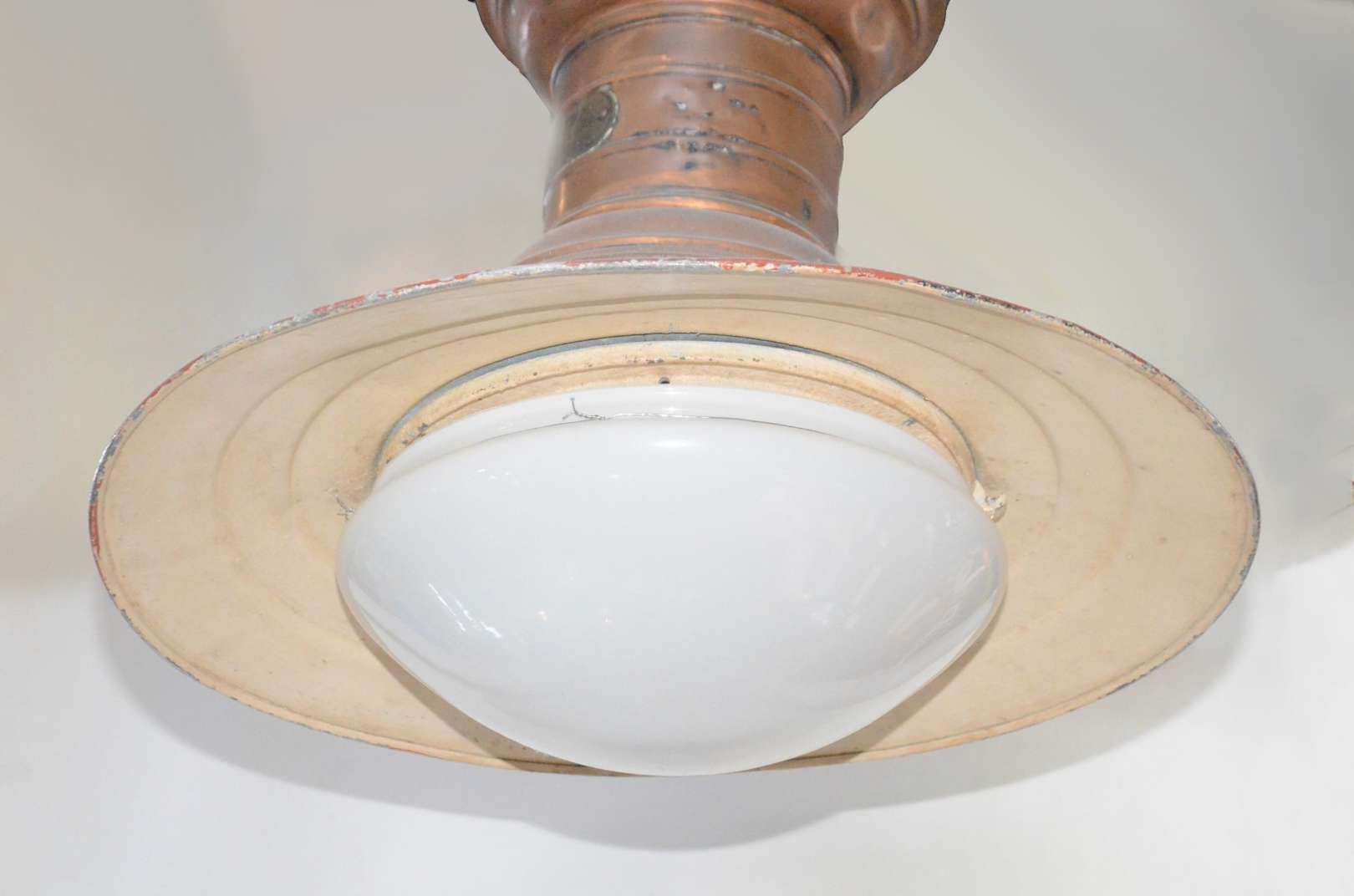 Luminária antiga da light. Galeria Alphaville