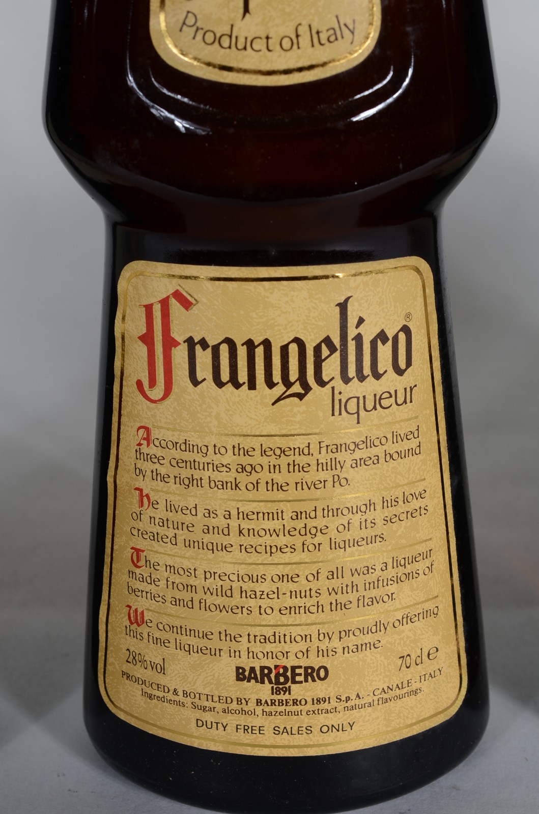 Quatro garrafas de bebidas, sendo: 3 ballantines e uma de licor... - foto 4 de 11
