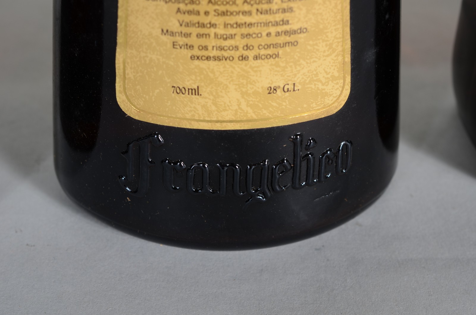 Quatro garrafas de bebidas, sendo: 3 ballantines e uma de licor... - foto 11 de 11