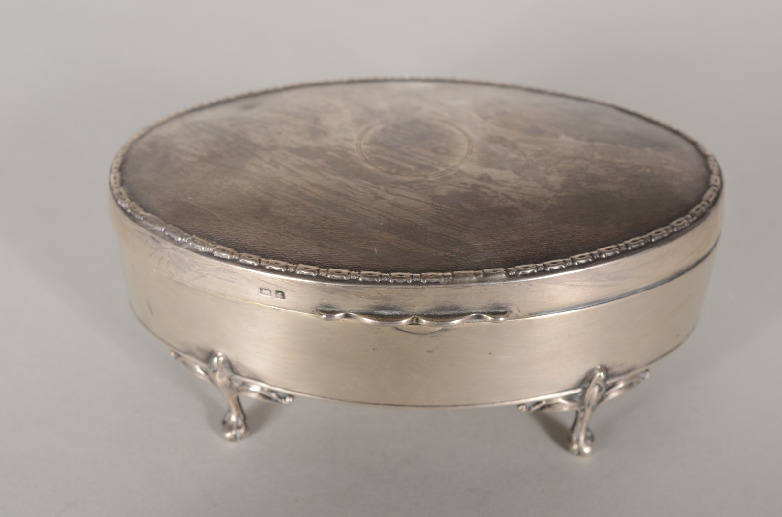 Caixa oval de prata inglesa, contrastada. Peso da prata: 100 g... - foto 2 de 7