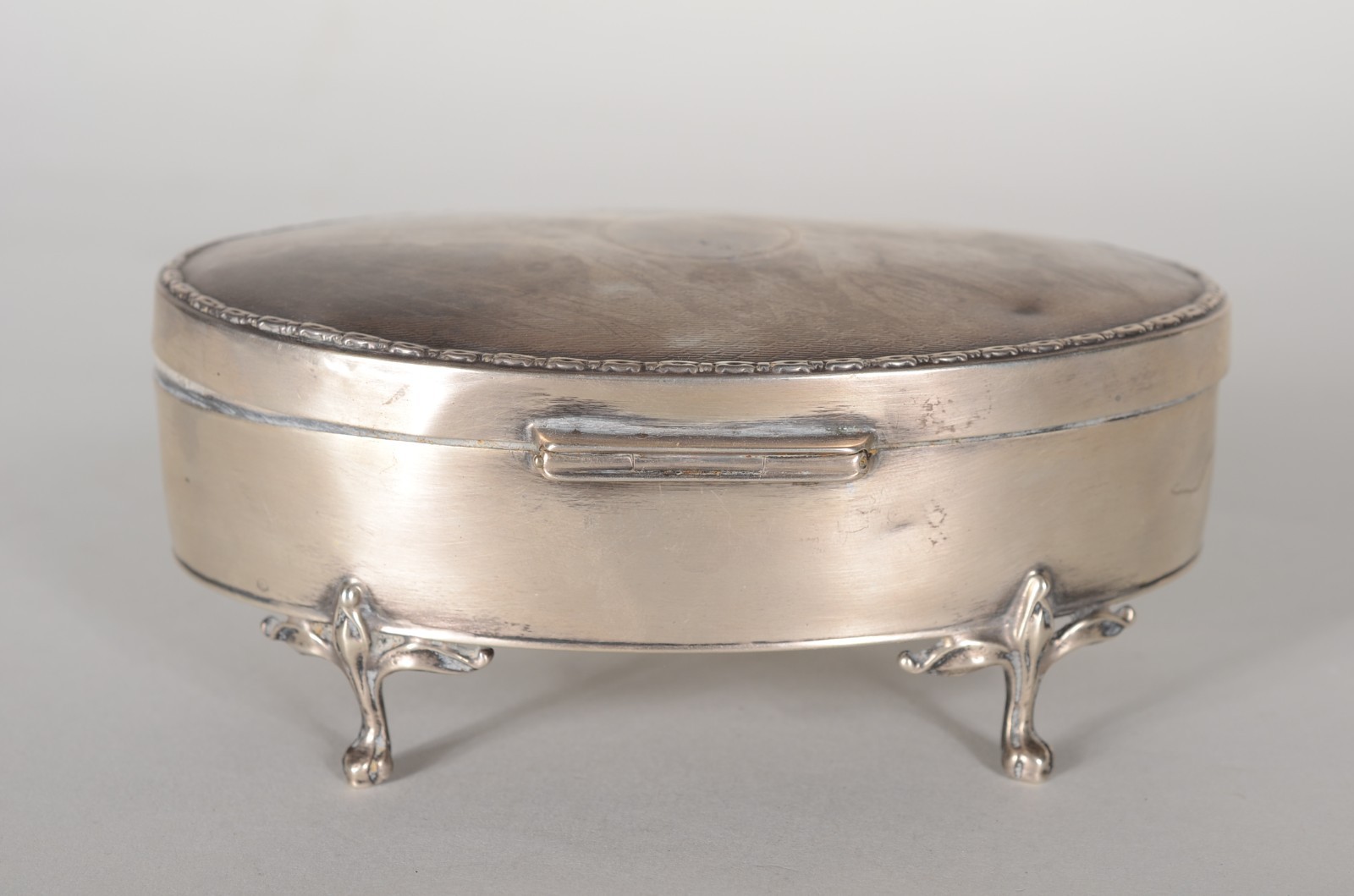 Caixa oval de prata inglesa, contrastada. Peso da prata: 100 g... - foto 6 de 7