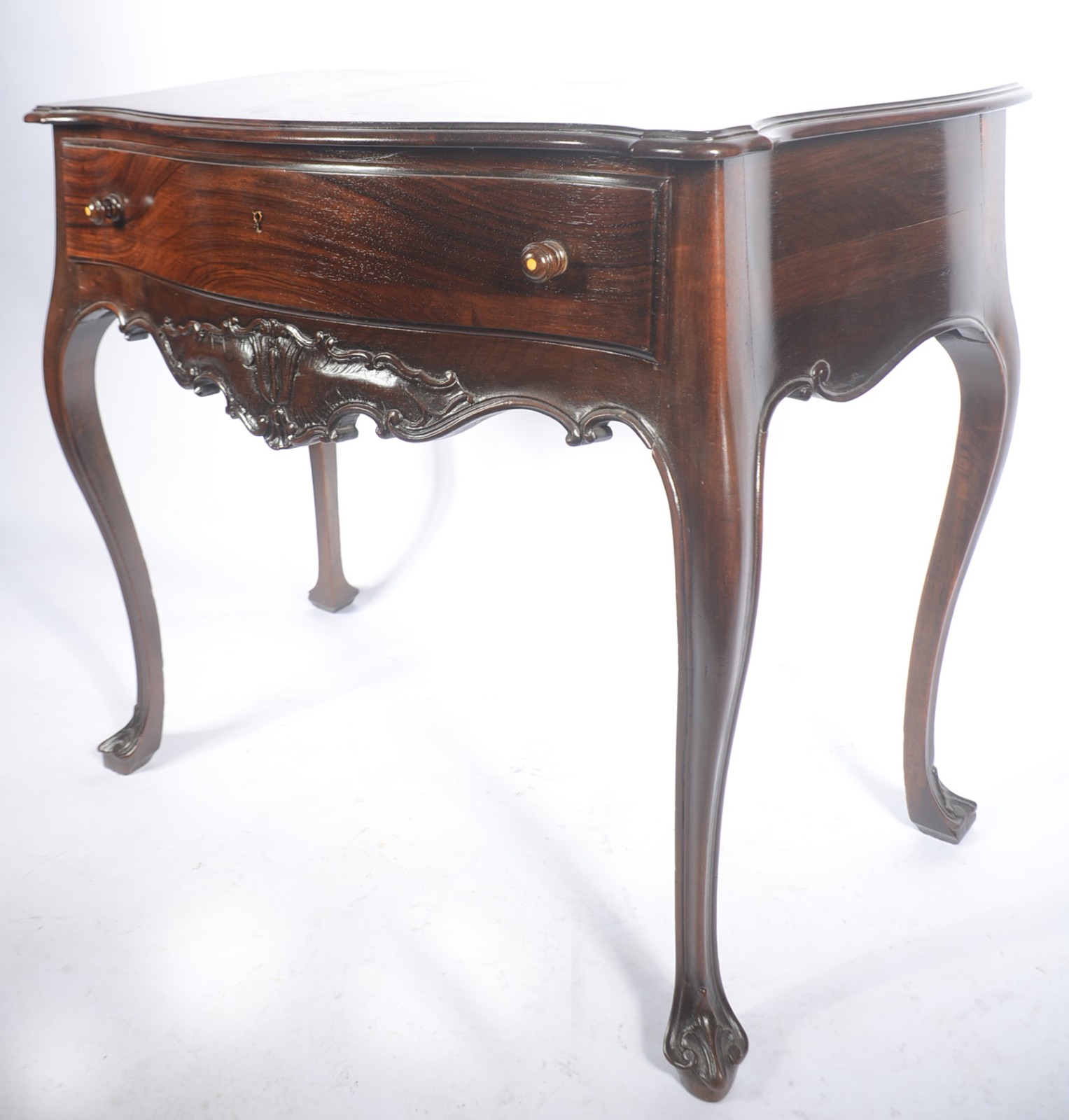 Mesa de encostar de madeira nobre, estilo Dom José, uma gaveta, saia... - foto 1 de 6