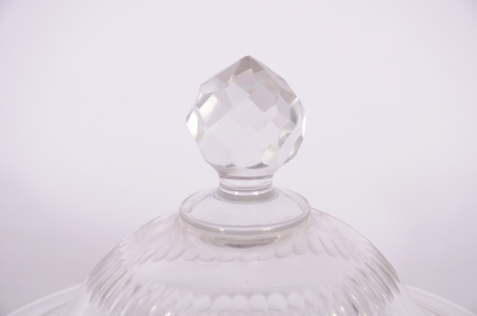 Duas compoteiras de cristal, sendo uma com presentoir. - foto 2 de 11