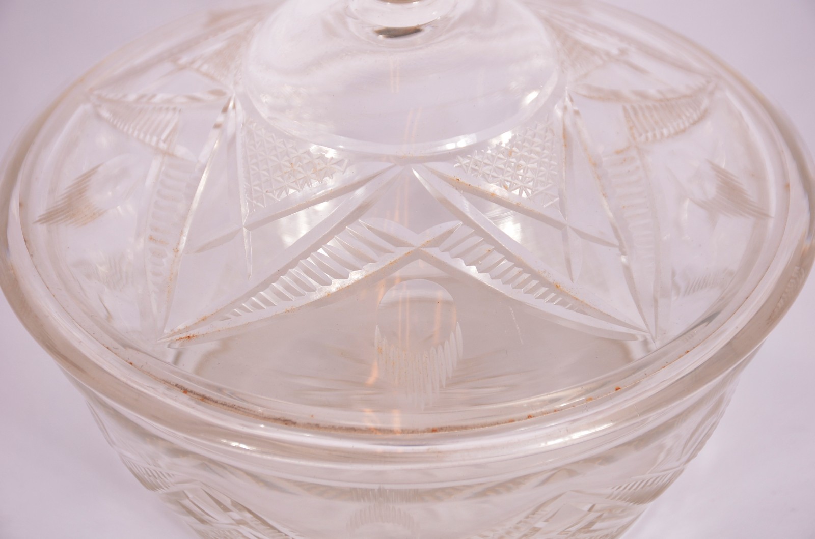 Duas compoteiras de cristal, sendo uma com presentoir. - foto 8 de 11