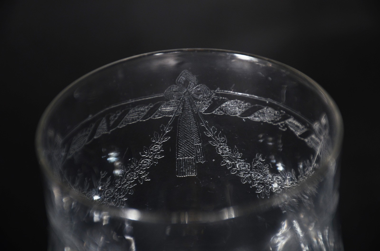 Parte de serviço de cristal europeu lavrado com guirlandas, composto... - foto 3 de 8