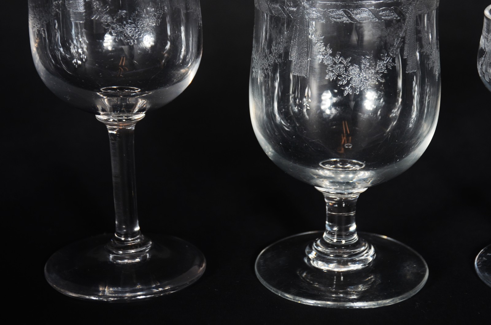Parte de serviço de cristal europeu lavrado com guirlandas, composto... - foto 5 de 8