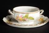 Limoges (1771),  - Aparelho de jantar de porcelana francesa Barny & Rigoni - Limoges, decorado com flores em policromia e frisos dourados, composto de: 32 pratos rasos, 