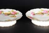 Limoges (1771),  - Aparelho de jantar de porcelana francesa Barny & Rigoni - Limoges, decorado com flores em policromia e frisos dourados, composto de: 32 pratos rasos, 