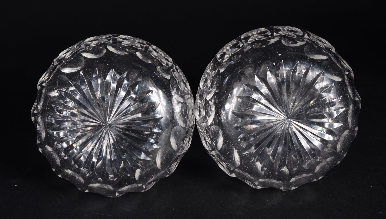 Par de garrafas de cristal frances lapidado, possivelmente Baccarat... - foto 10 de 10