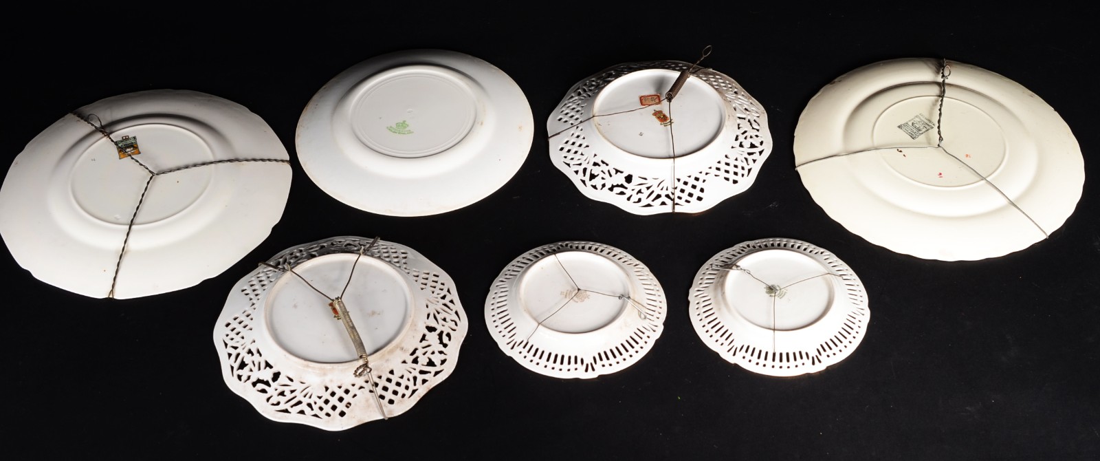 Diversas pratos de porcelana, sendo 4 alemães da Bavaria decorados... - foto 2 de 8