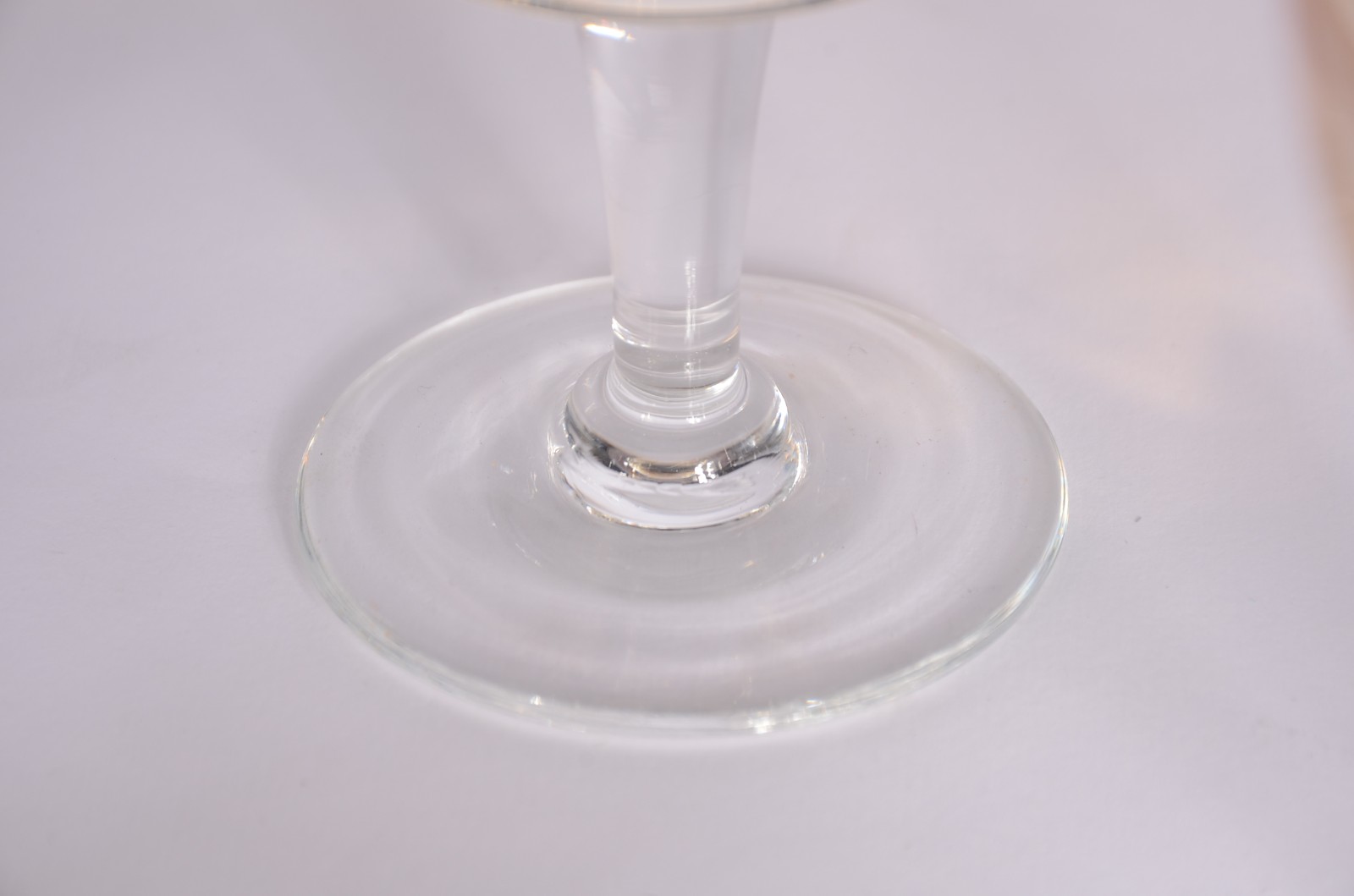 Serviço de cristal amarelo lapidado, composto de: 6 copos para... - foto 4 de 8