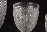 Conjunto de cristal lapidação bico de jaca, com... - Conjunto de cristal lapidação bico de jaca, composto de: 18 taças para vinho branco, 24 para vinho tinto, 6 flutes para champagne e 12 copos par...