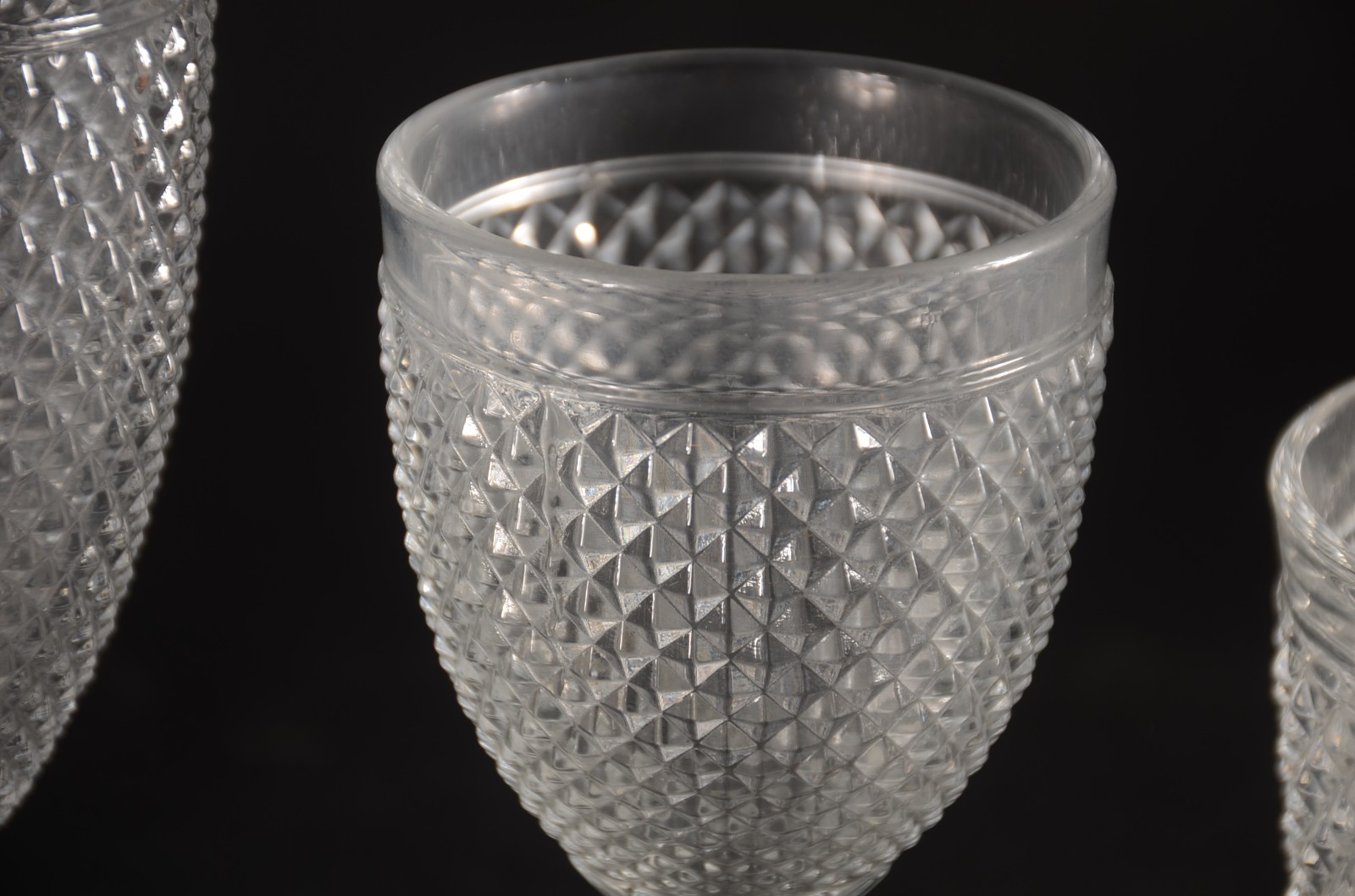 Conjunto de cristal lapidação bico de jaca, composto de: 18 taças... - foto 4 de 8