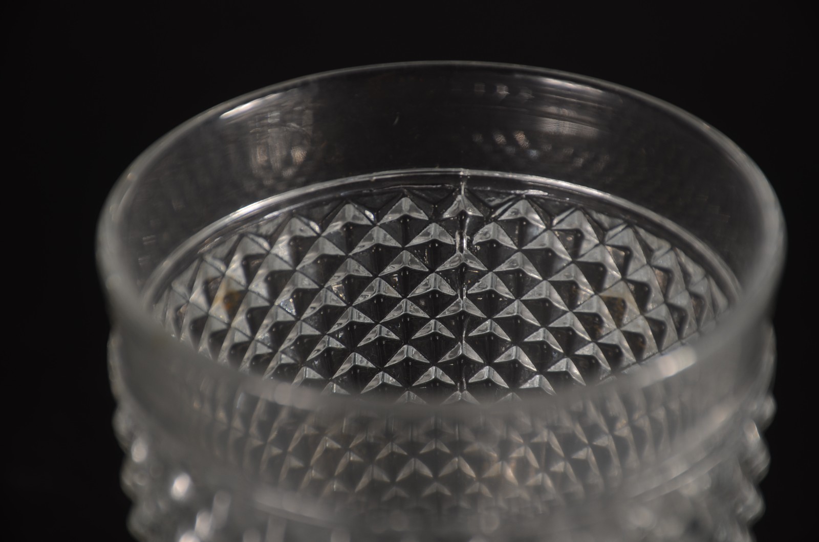 Conjunto de cristal lapidação bico de jaca, composto de: 18 taças... - foto 6 de 8