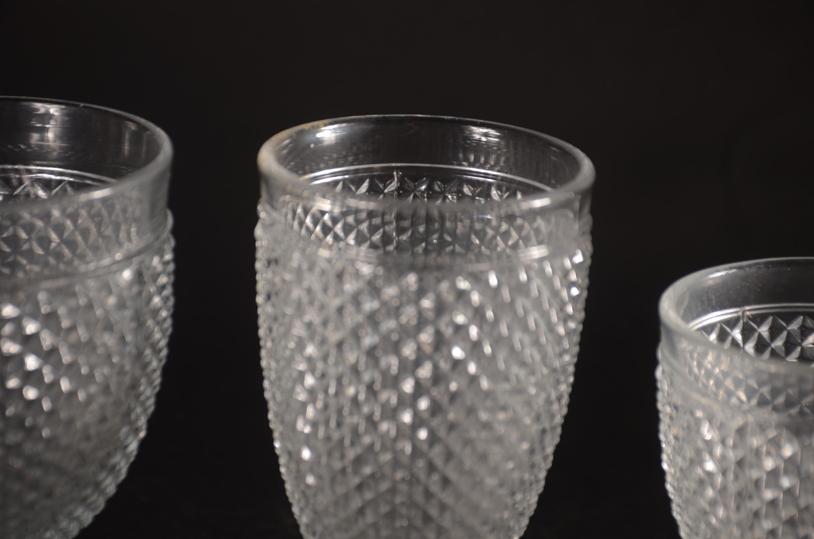 Conjunto de cristal lapidação bico de jaca, composto de: 18 taças... - foto 7 de 8