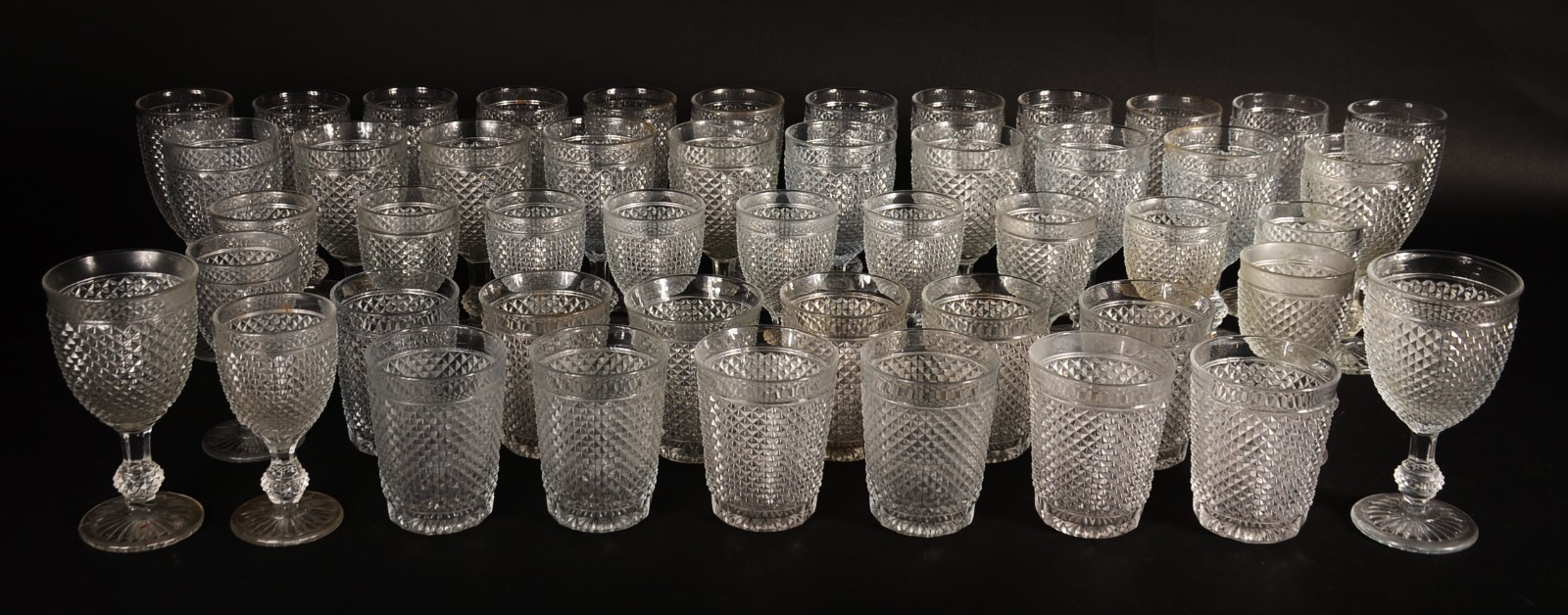 Conjunto de cristal lapidação bico de jaca, composto de: 12 taças... - foto 1 de 6