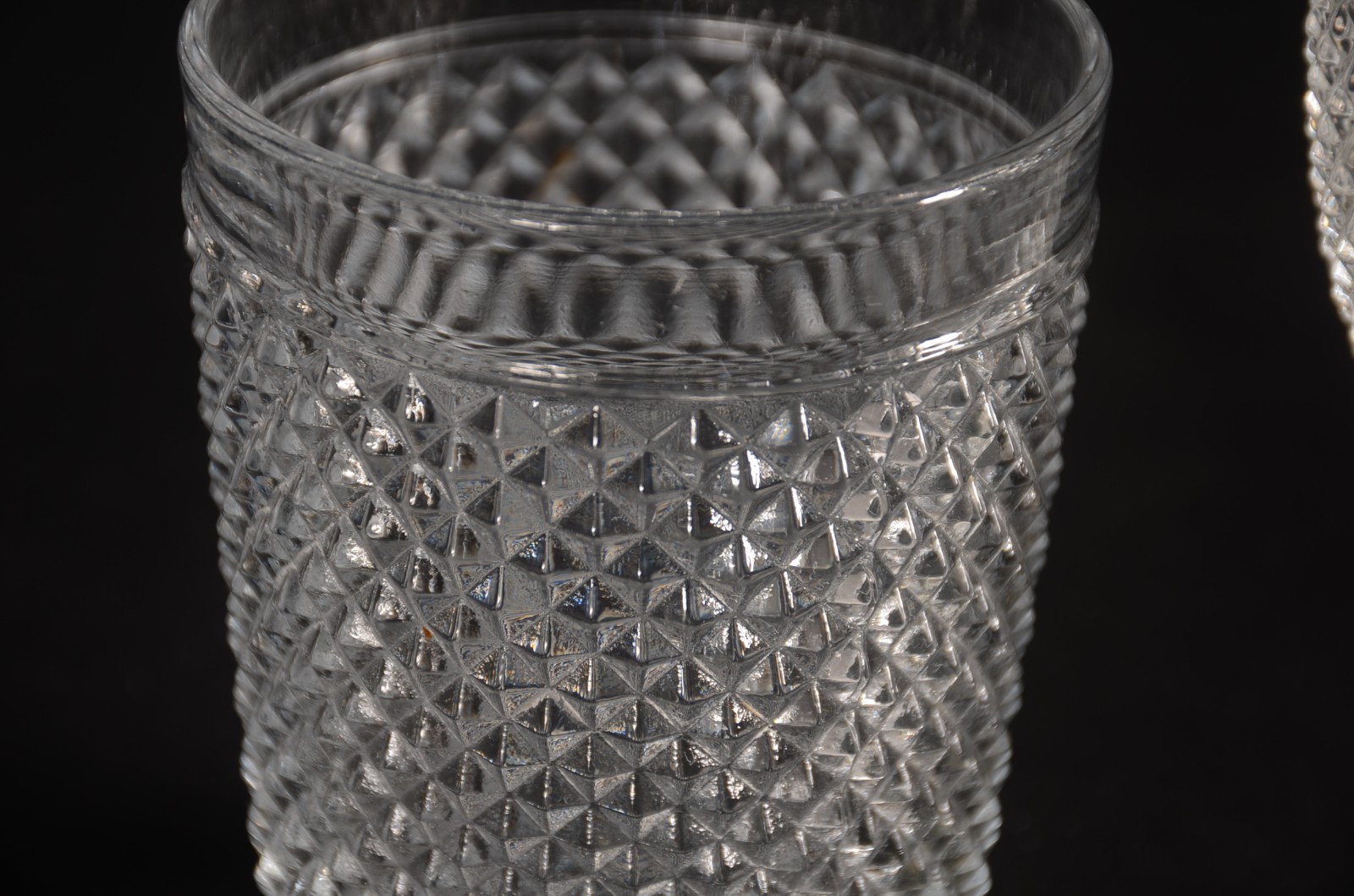 Conjunto de cristal lapidação bico de jaca, composto de: 12 taças... - foto 3 de 6