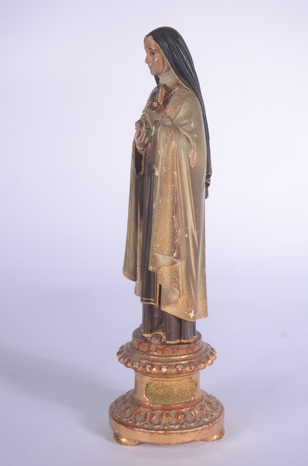 Santa Terezinha - Antiga Imagem de madeira policromada sobre pedestal... - foto 2 de 6