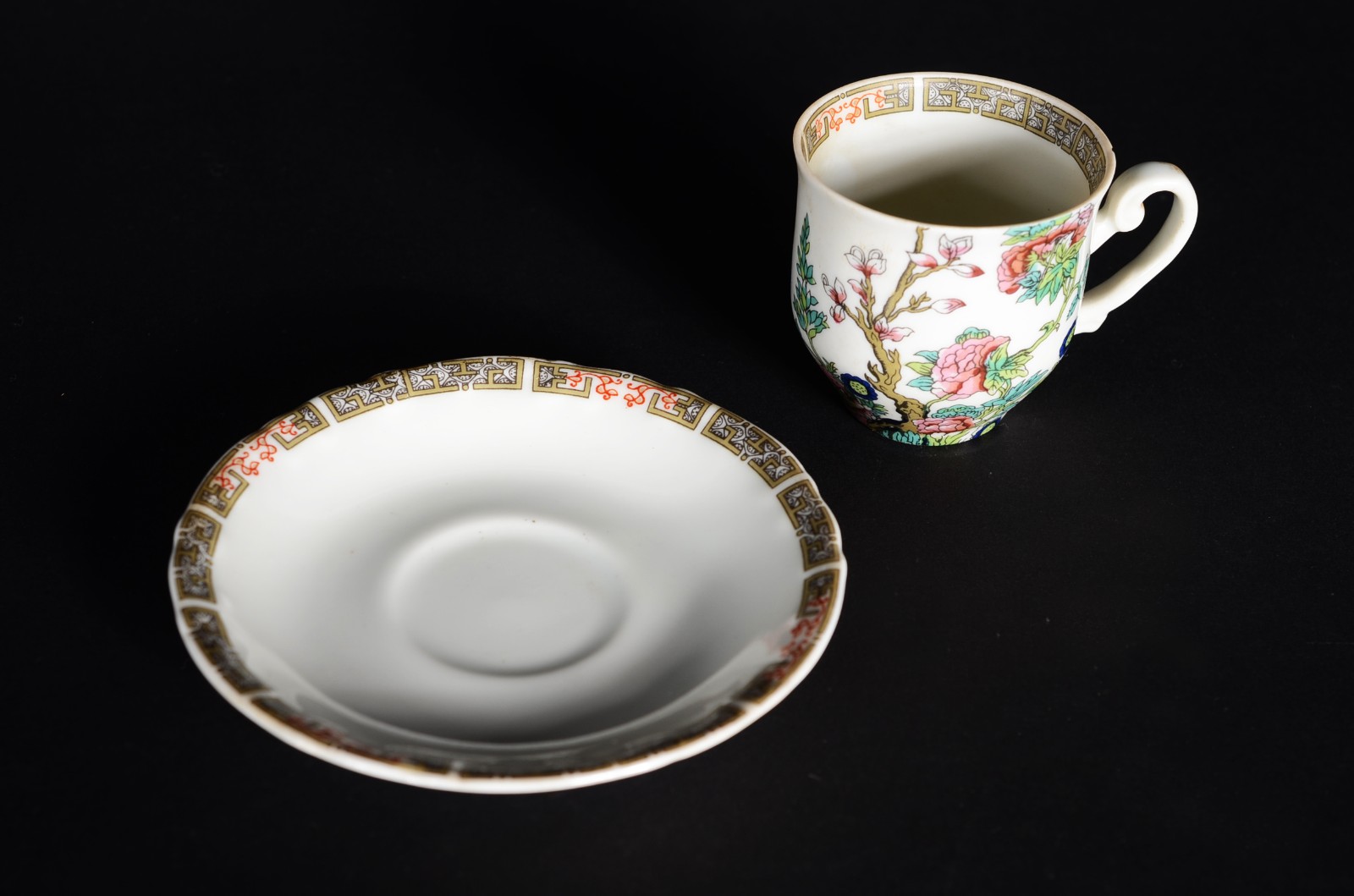 Serviço de jantar e café de porcelana "Emano", decoração em... - foto 5 de 7