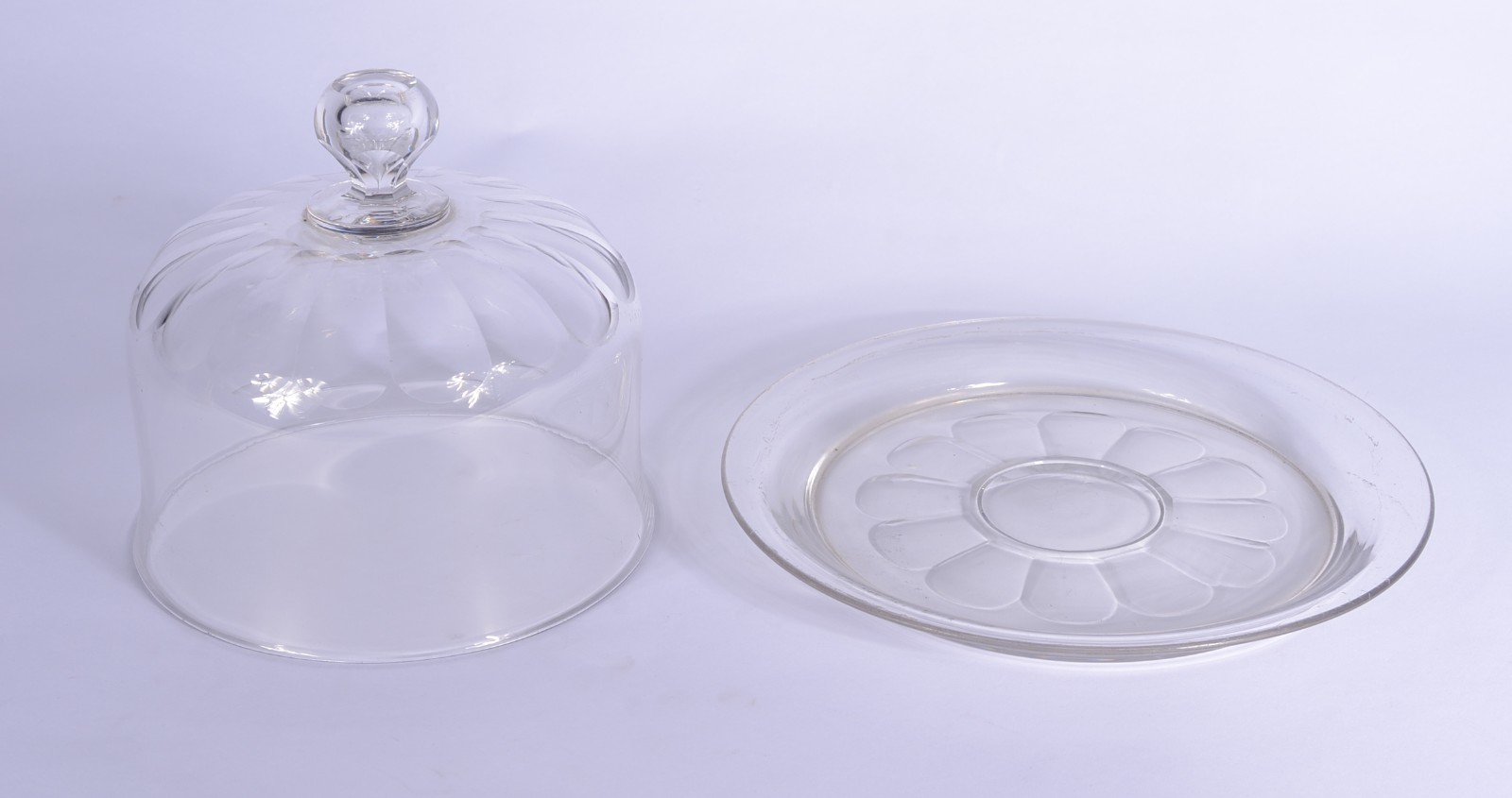 Queijeira de cristal com presentoir, lapidação "dedão", possivelmente... - foto 4 de 6