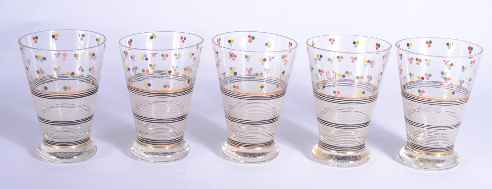 Diversas peças de vidro, sendo: vaso azul com guirlanda de metal... - foto 10 de 11