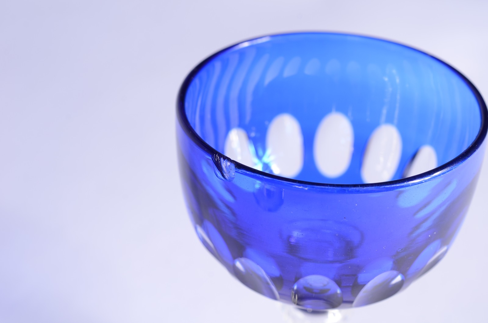 Diversos cálices de cristal, sendo: 2 para licor doublé rubi e azul... - foto 11 de 11