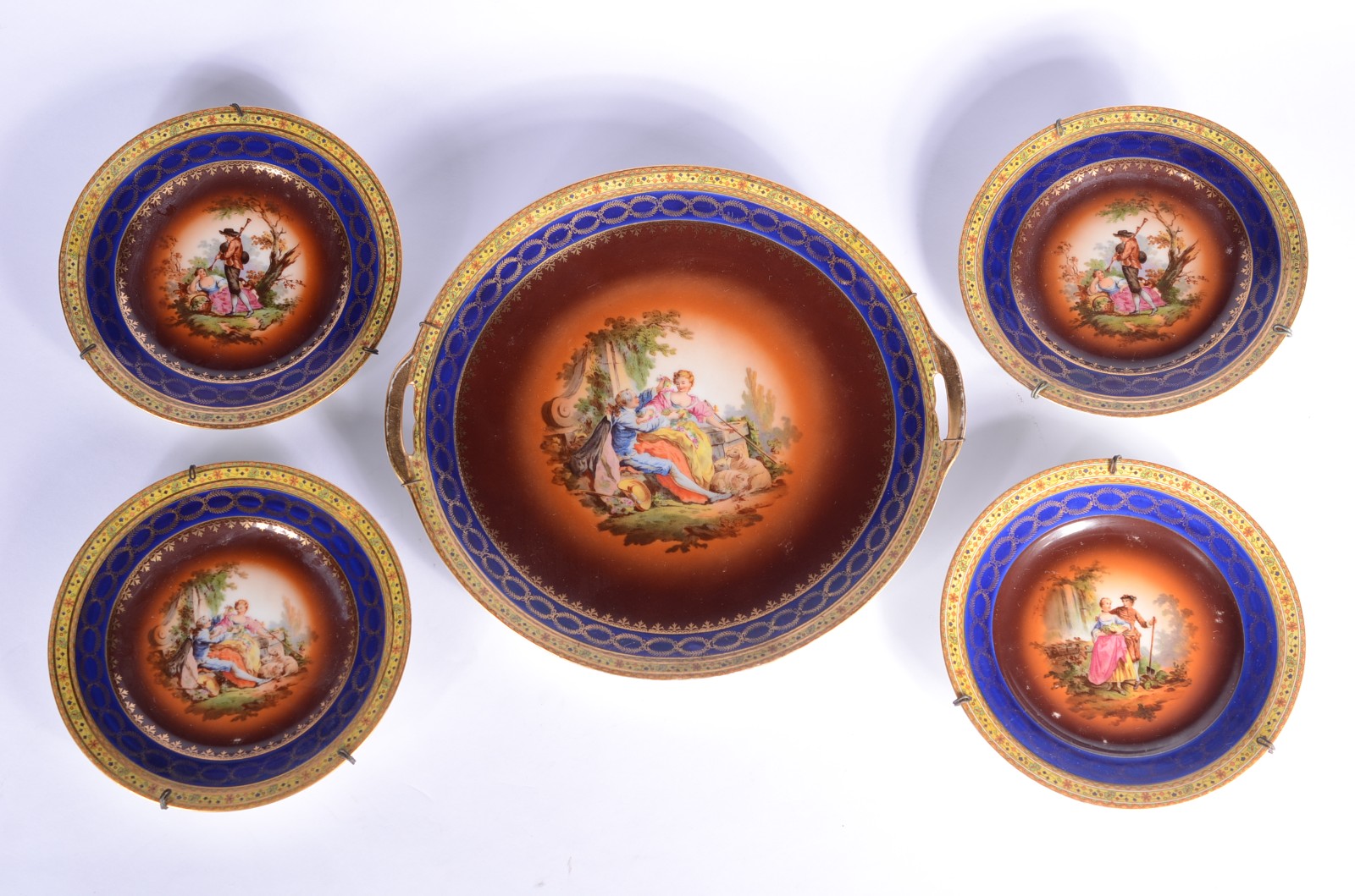 Conjunto para bolo de porcelana tcheca Epiag, sendo: prato grande e 4... - foto 1 de 9
