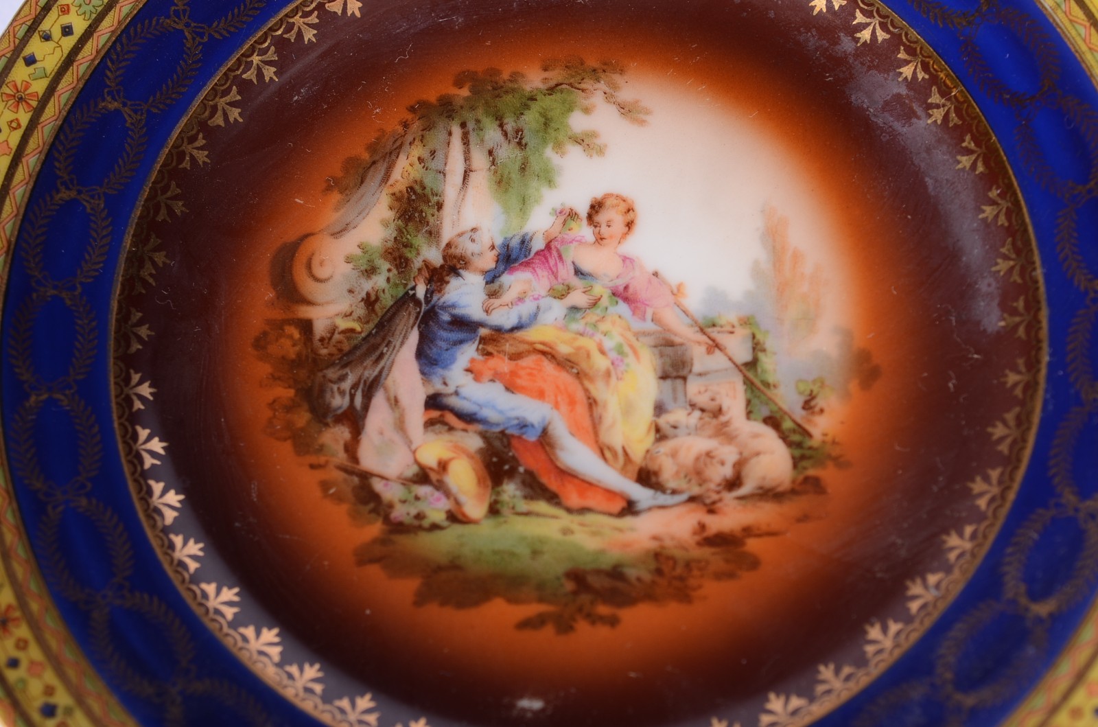 Conjunto para bolo de porcelana tcheca Epiag, sendo: prato grande e 4... - foto 5 de 9