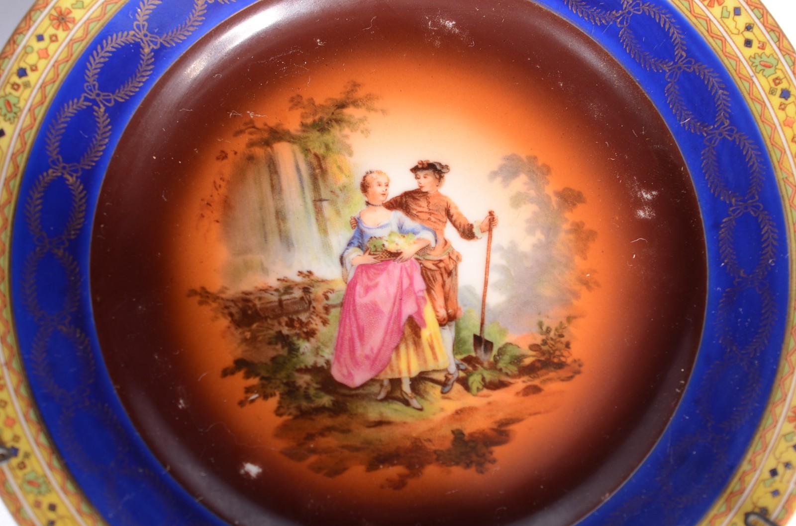 Conjunto para bolo de porcelana tcheca Epiag, sendo: prato grande e 4... - foto 6 de 9