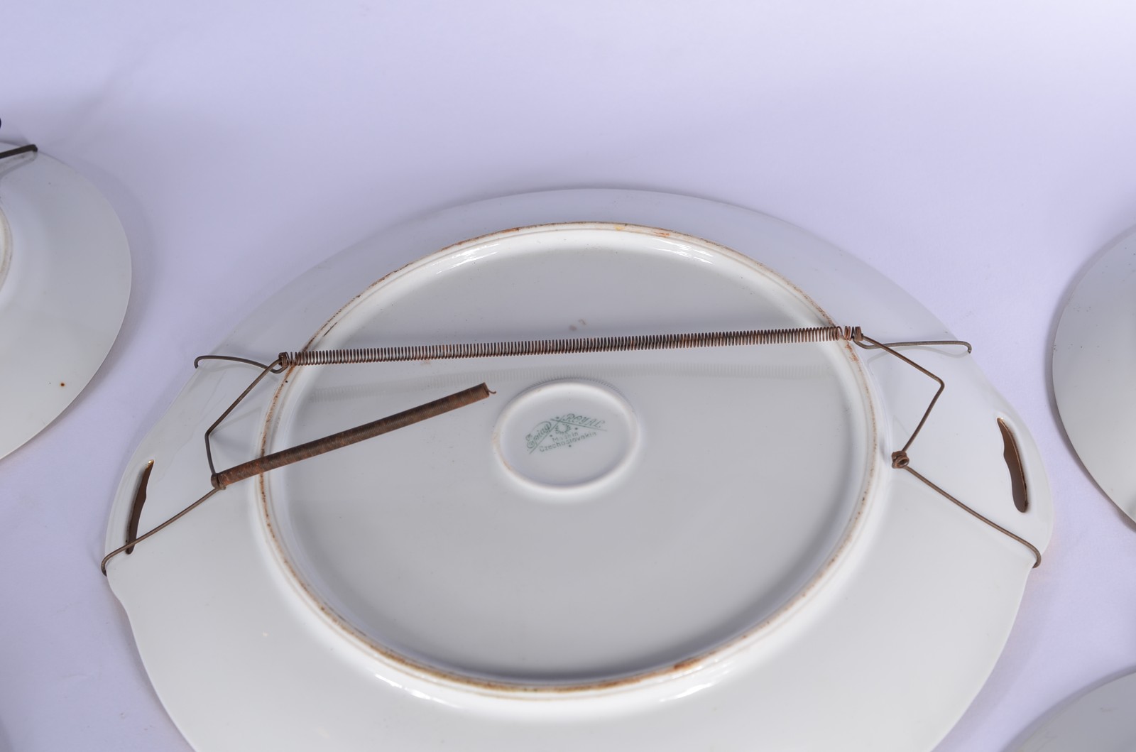 Conjunto para bolo de porcelana tcheca Epiag, sendo: prato grande e 4... - foto 9 de 9