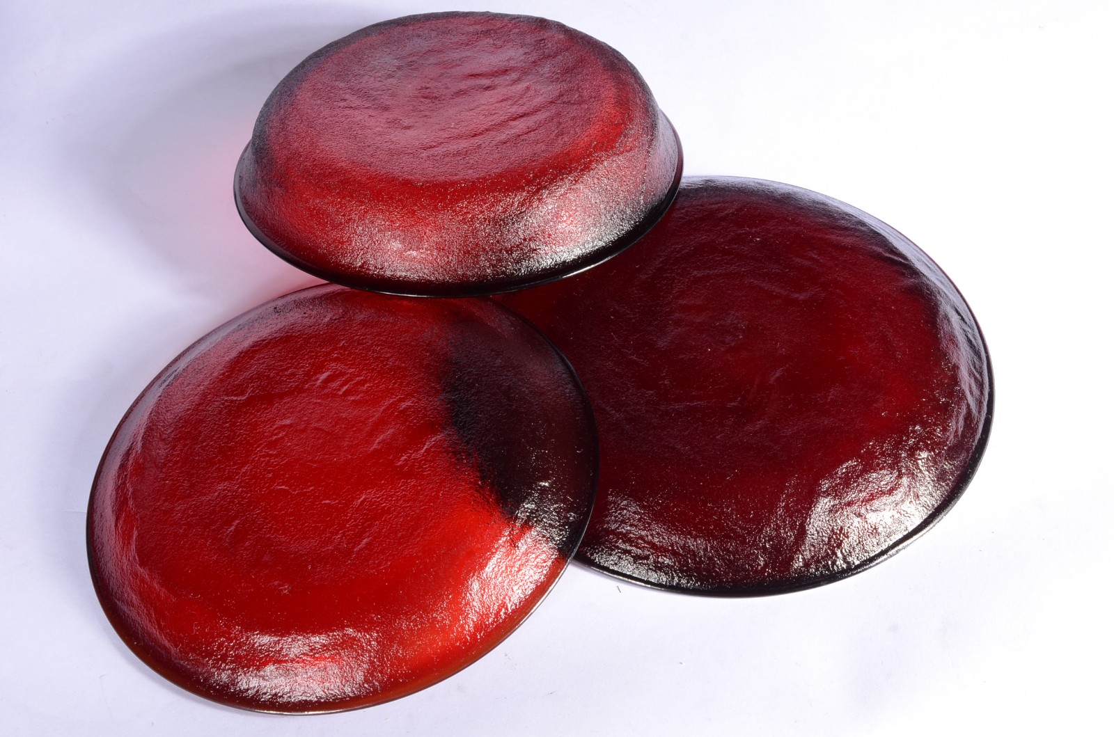 Serviço de jantar e chá de vidro vermelho, composto de: 6 pratos... - foto 7 de 7