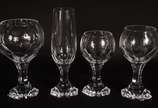 Arystal cristallerie,  - Serviço de cristal francês Arystal com bases oitavadas, composto de: 18 taças para água, 18 para vinho tinto, 18 para vinho branco e 20 flutes para ch
