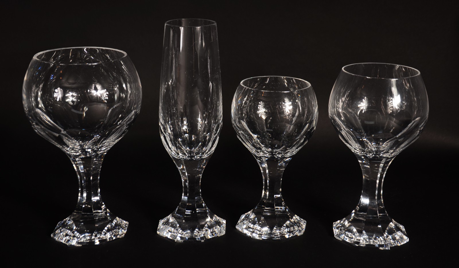 Serviço de cristal francês Arystal com bases oitavadas, composto de... - foto 2 de 7