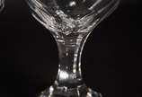 Arystal cristallerie,  - Serviço de cristal francês Arystal com bases oitavadas, composto de: 18 taças para água, 18 para vinho tinto, 18 para vinho branco e 20 flutes para ch