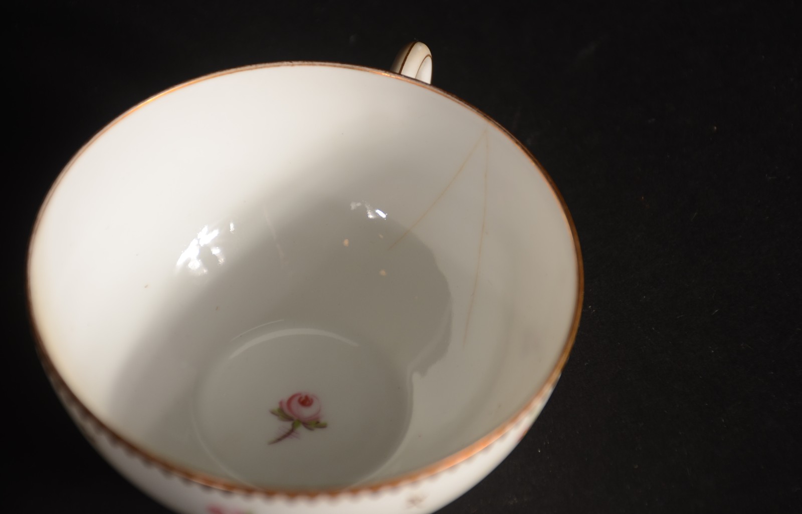 Serviço de porcelana europeia decorado com pequenas flores em... - foto 11 de 11