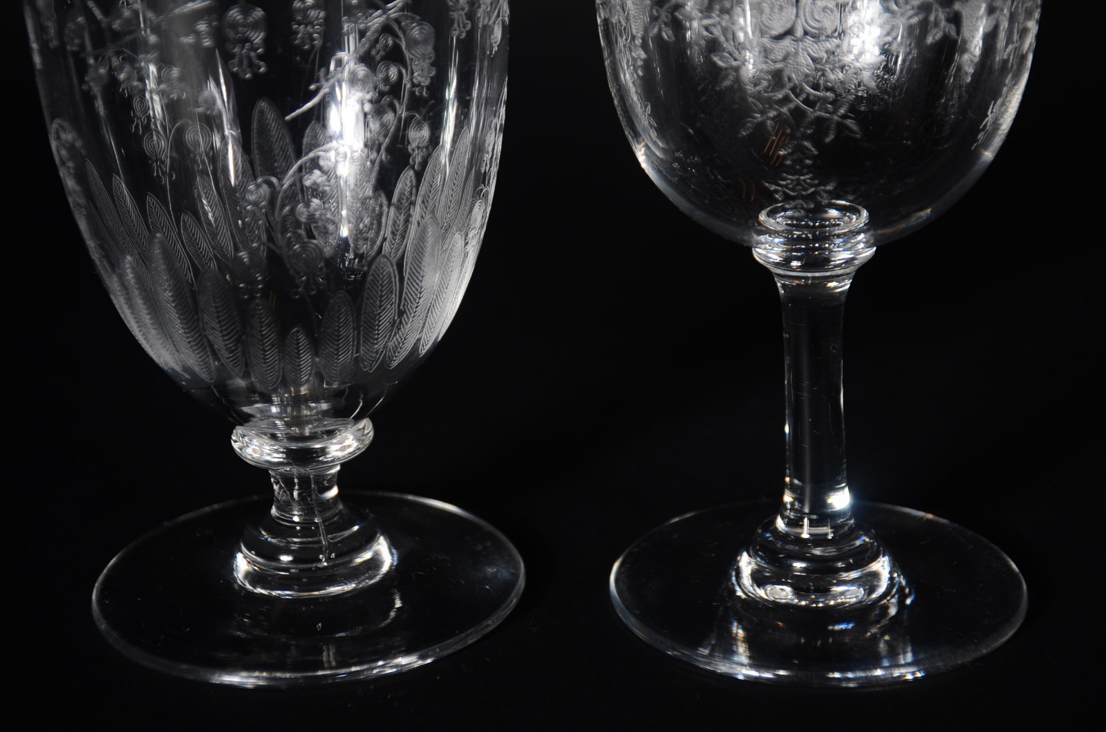 Parte de serviço de cristal europeu lavrado, sendo: 3 taças para... - foto 4 de 6