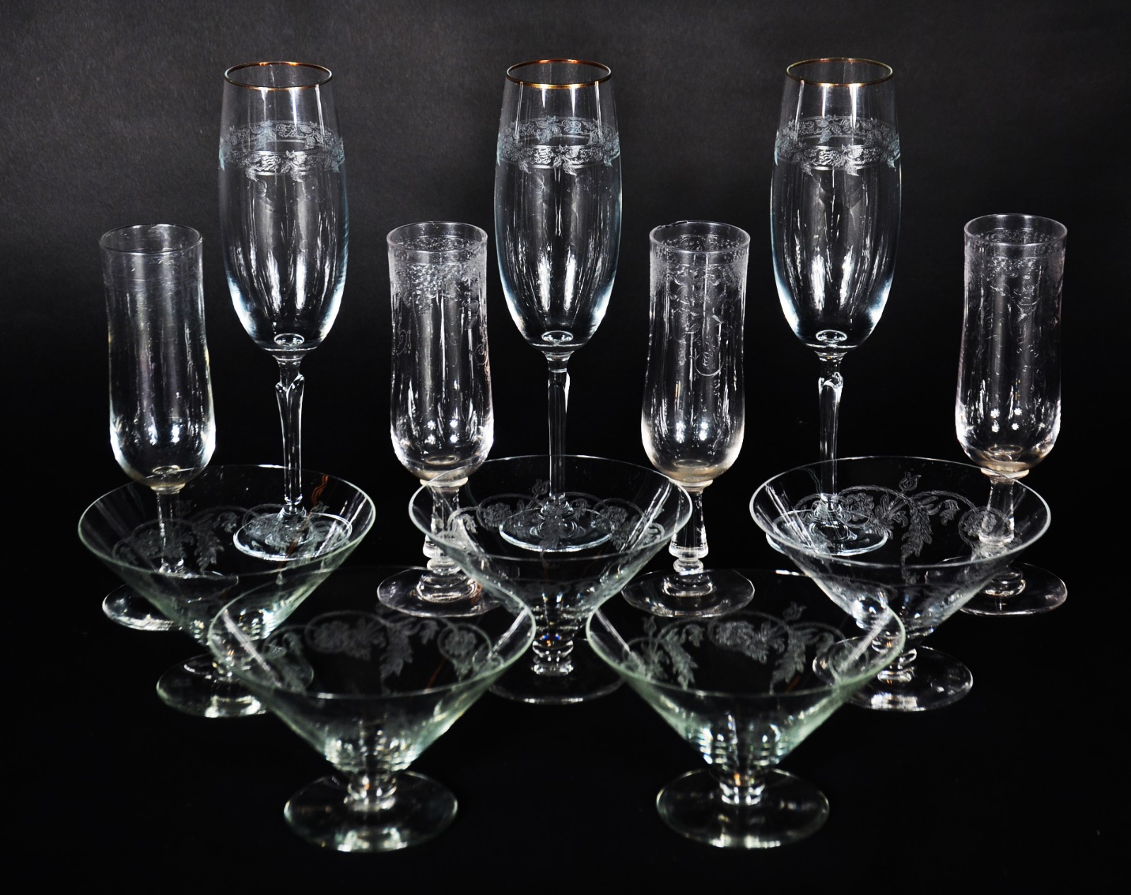 Diversas peças de cristal lavrado, sendo: 3 flutes maiores, 4 flutes... - foto 1 de 8