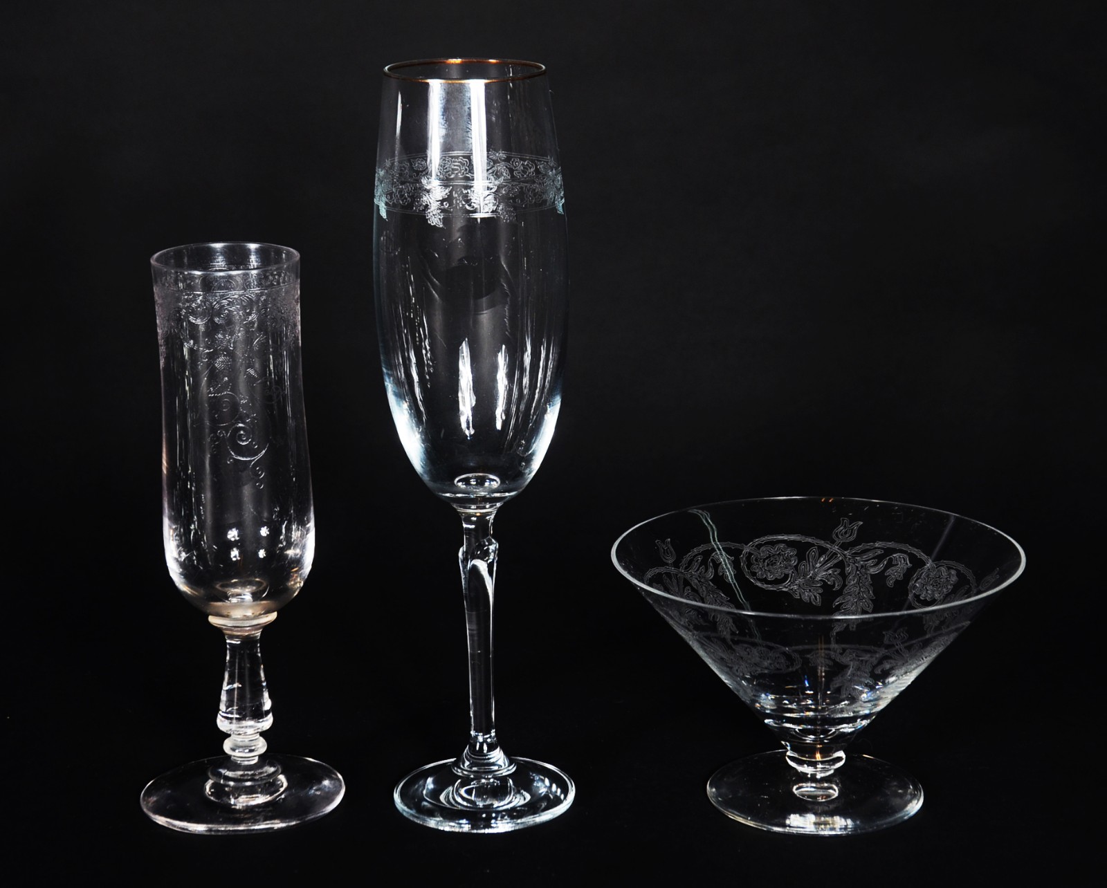 Diversas peças de cristal lavrado, sendo: 3 flutes maiores, 4 flutes... - foto 2 de 8