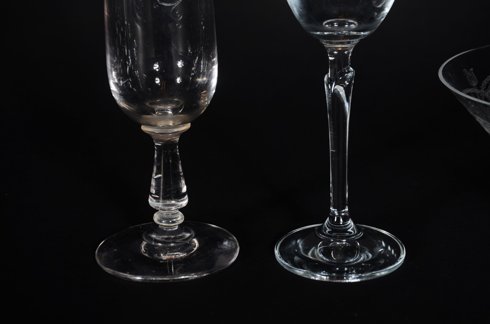 Diversas peças de cristal lavrado, sendo: 3 flutes maiores, 4 flutes... - foto 5 de 8