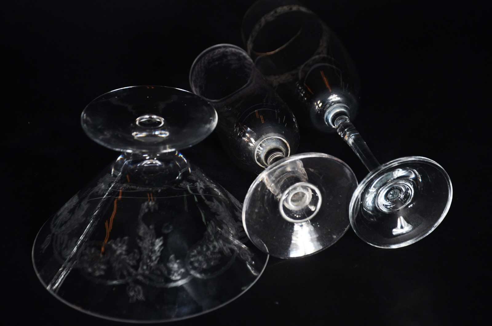 Diversas peças de cristal lavrado, sendo: 3 flutes maiores, 4 flutes... - foto 7 de 8