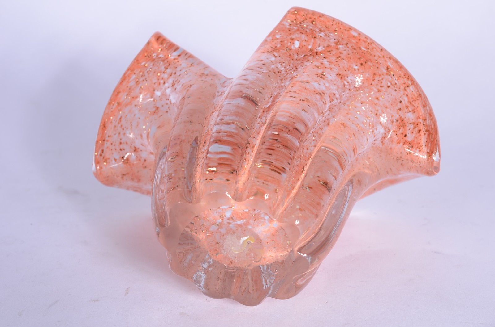 Bowl de vidro decorativo na cor laranja com pó de ouro, borda... - foto 6 de 6
