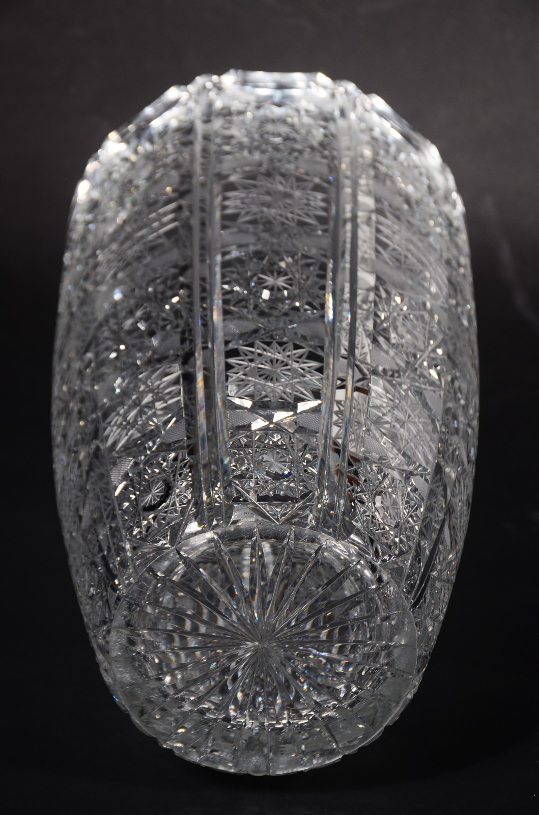 Vaso de cristal tcheco lapidado, borda recortada. - foto 4 de 4