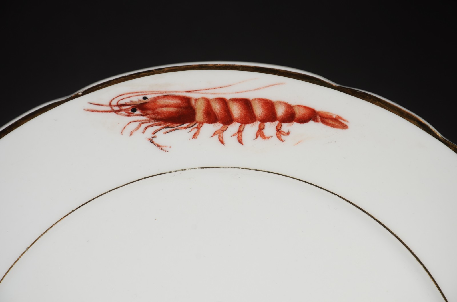 Serviço para peixe de porcelana Real, decorados com figuras em... - foto 2 de 10