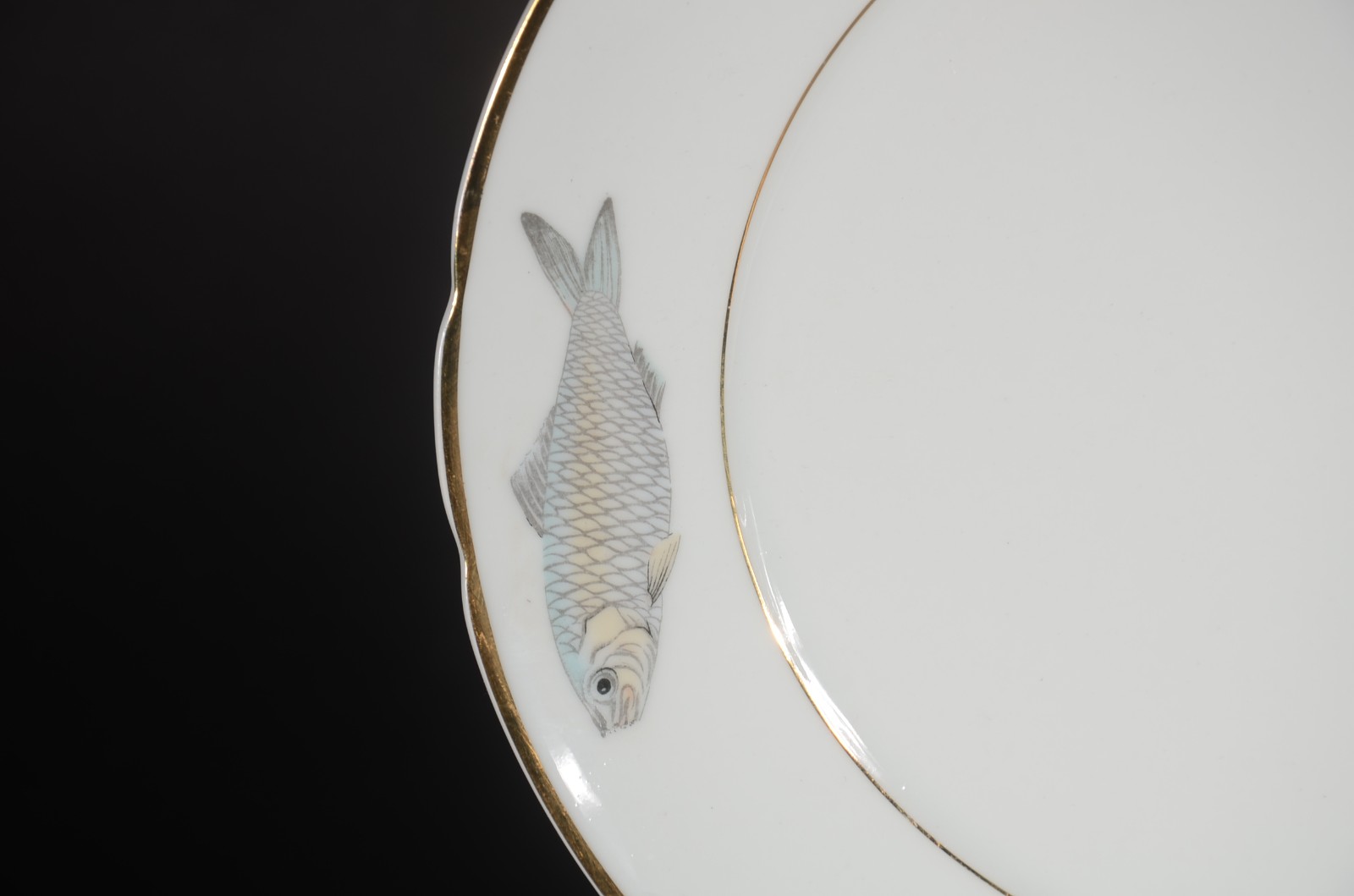 Serviço para peixe de porcelana Real, decorados com figuras em... - foto 4 de 10