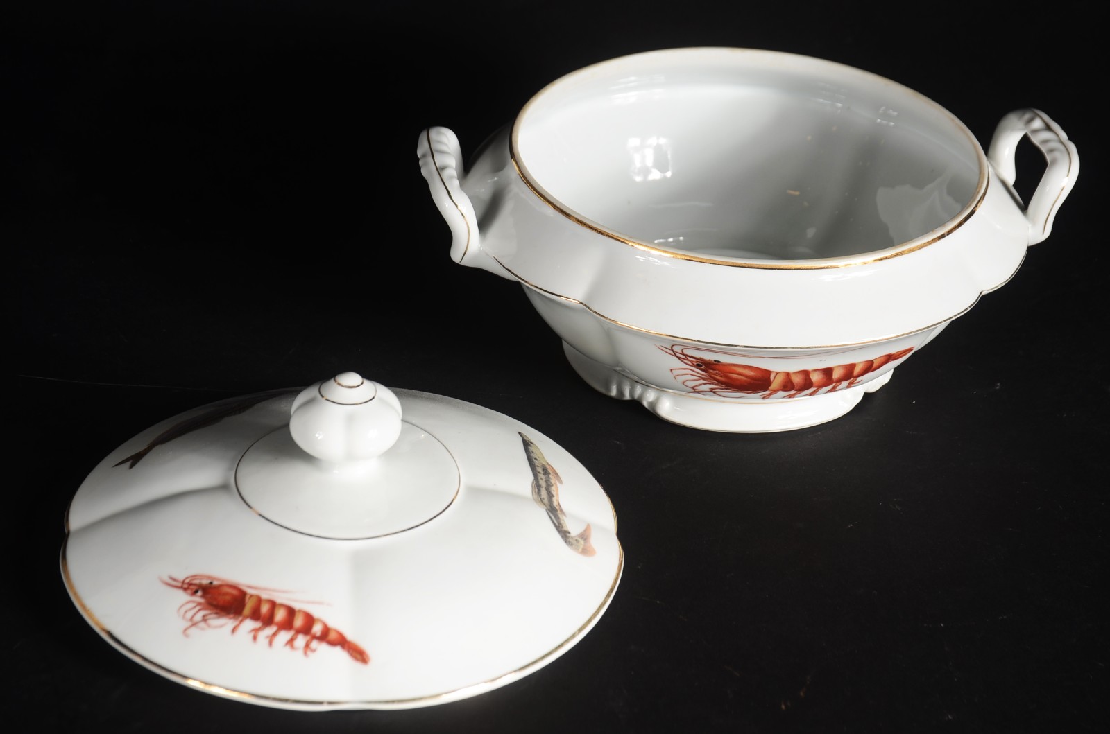 Serviço para peixe de porcelana Real, decorados com figuras em... - foto 7 de 10