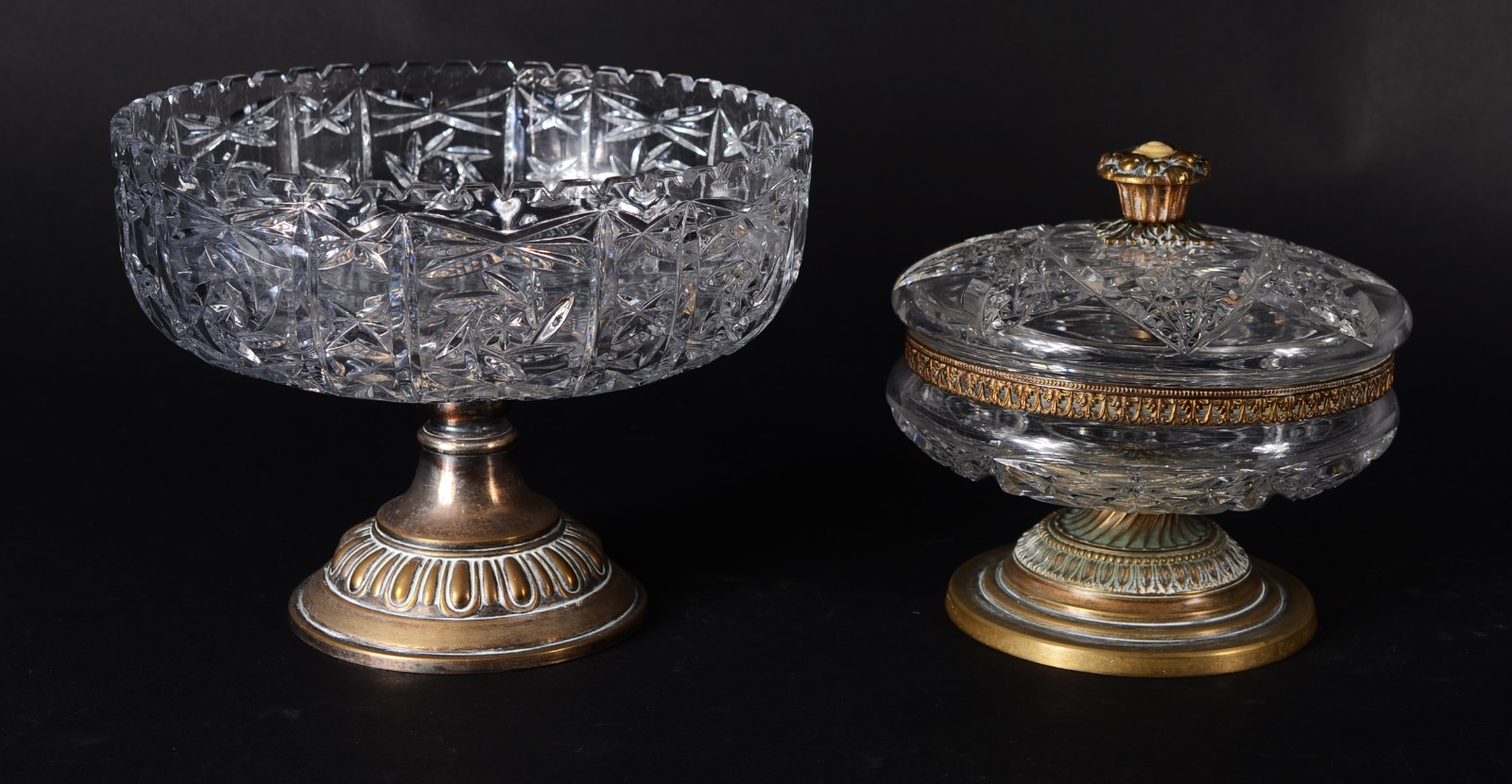 Duas peças de cristal lapidado, sendo: fruteira e bomboniere com... - foto 1 de 11
