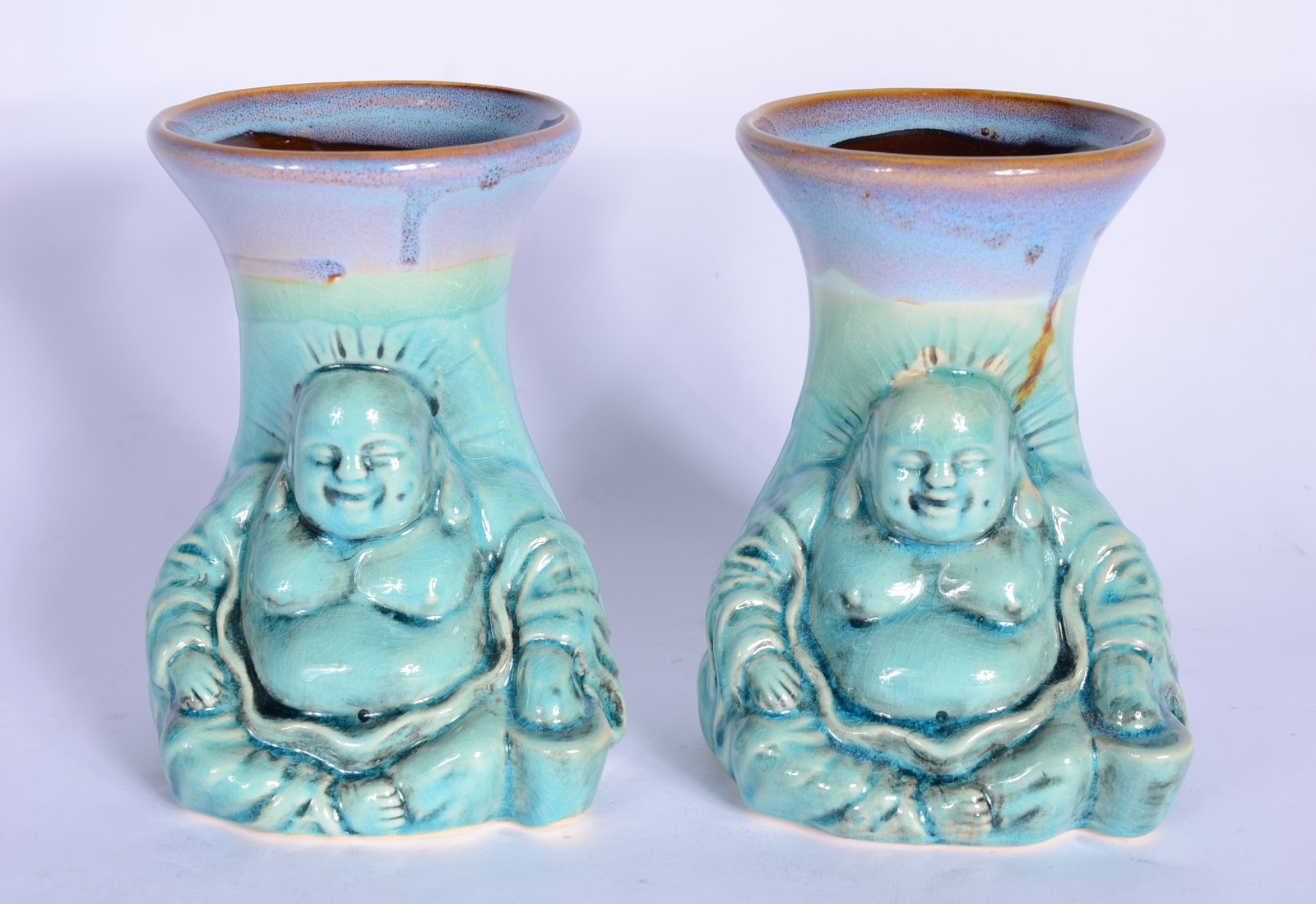Dois vasos de cerâmica azul com figura de Buda em relevo. - foto 2 de 7